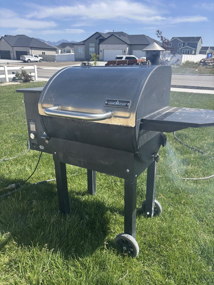 Camp Chef SmokePro DLX 24 Pellet Grill & Smoker - Black, Stainless Steel Lid