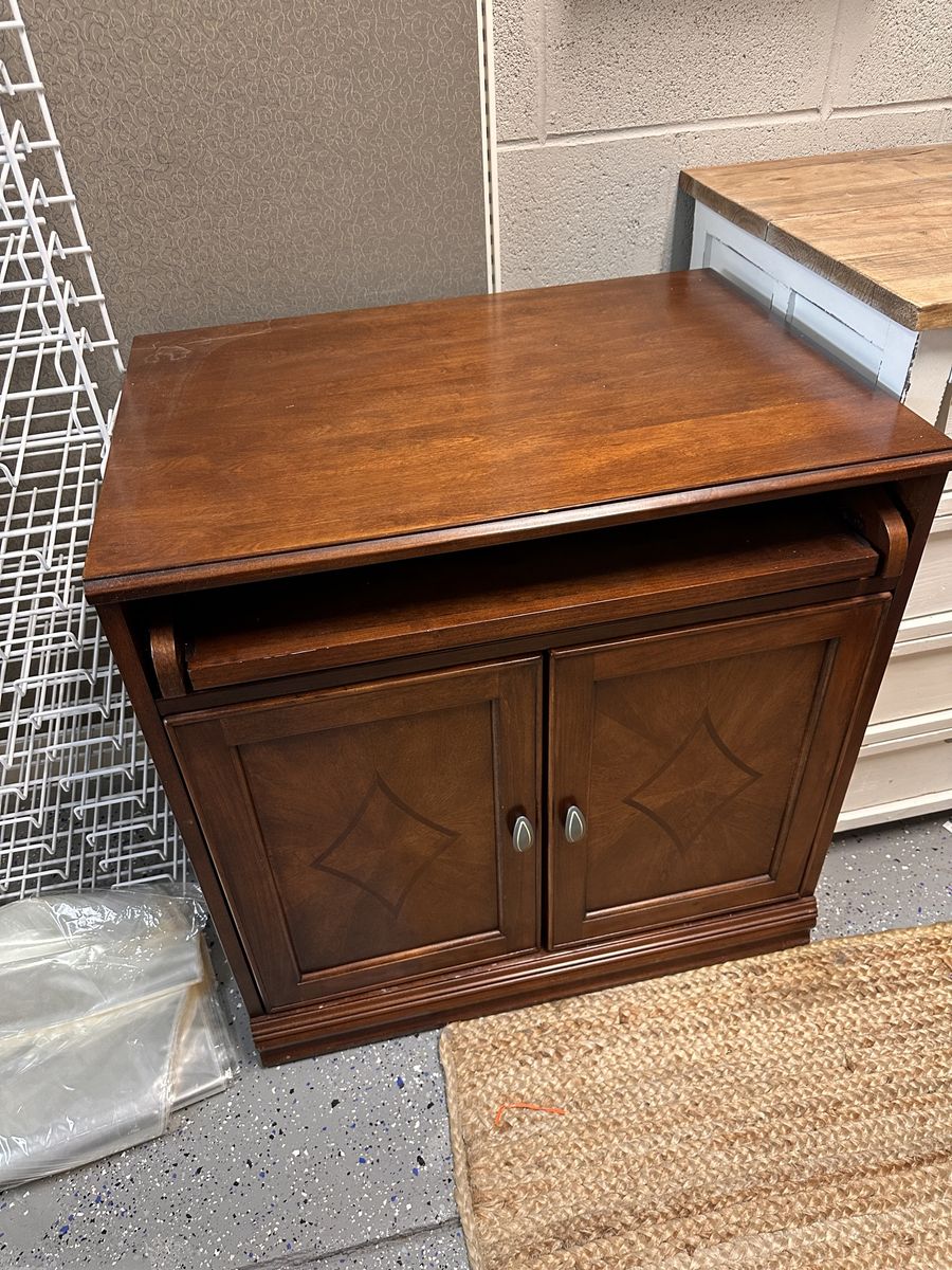 Wood computer pull out desk/cabinet