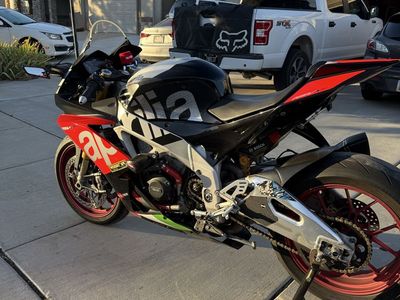 2017 Aprilia RSV4 RF