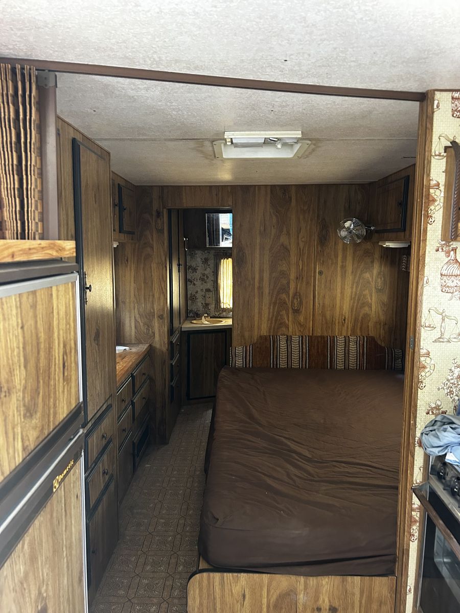 1982 Skyline camp trailer