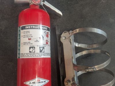 Amerex 5 lbs Halotron Fire Extinguisher And Roll Bar mount