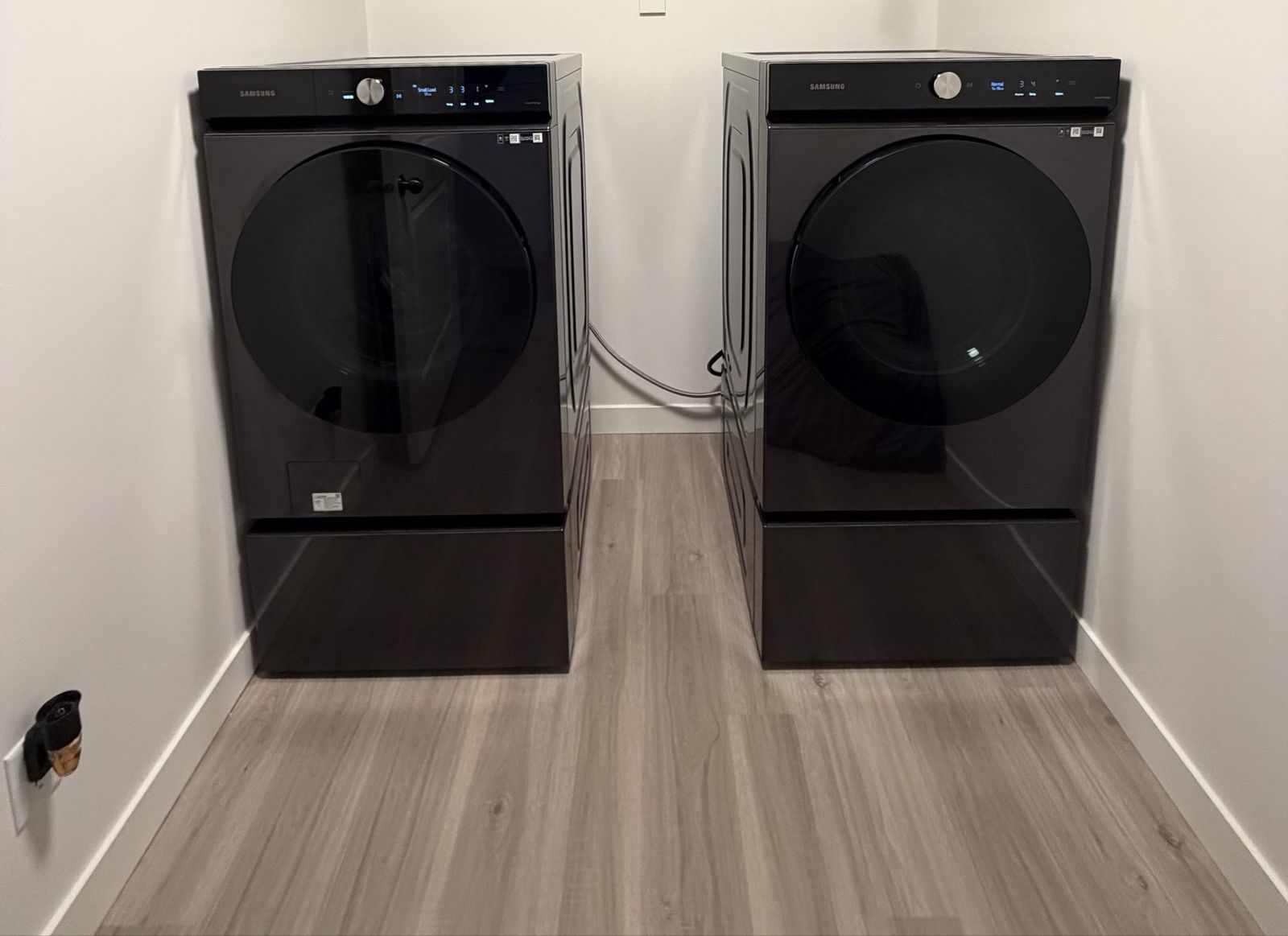 Samsung Front Load Washer & Electric Dryer Set - Black, Excellent Condition