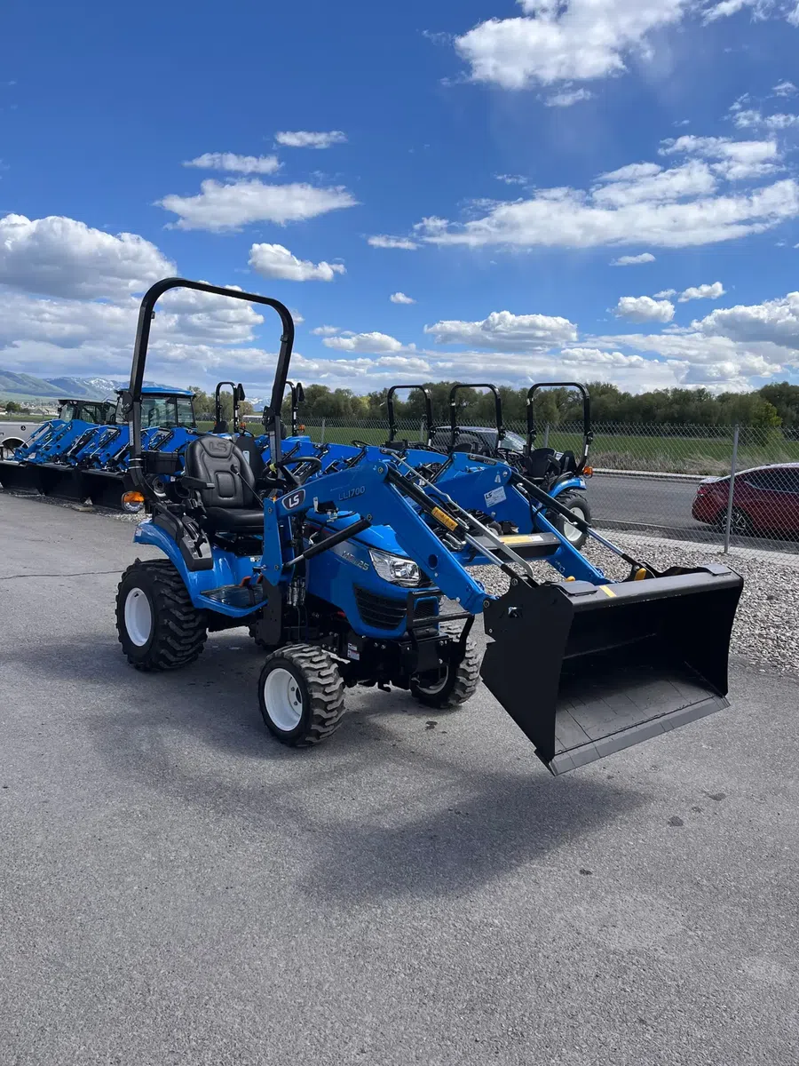 26 LS Tractor MT125