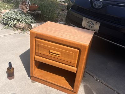Stanley Furniture Wood Nightstand / End Table with Drawer and Shelf, Good Condition