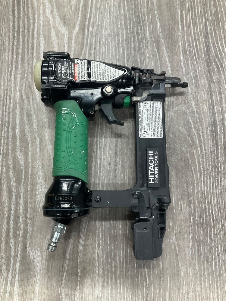 HITACHI NT 32AE2 NAILER