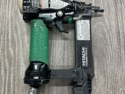 HITACHI NT 32AE2 NAILER
