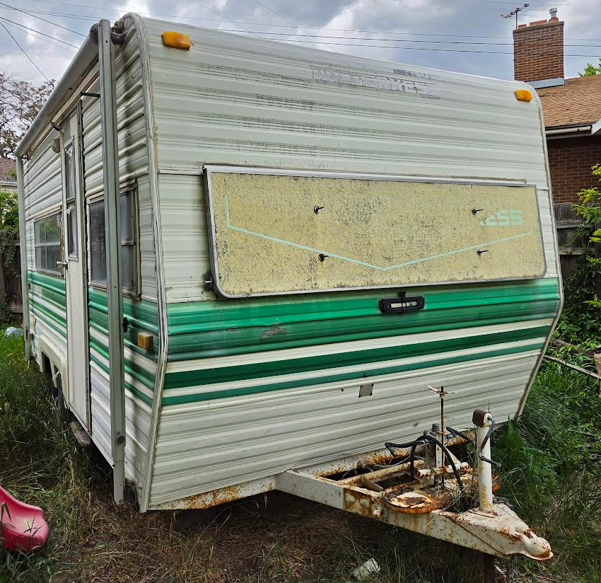 Vintage Fleetwood Wilderness 17' Travel Trailer