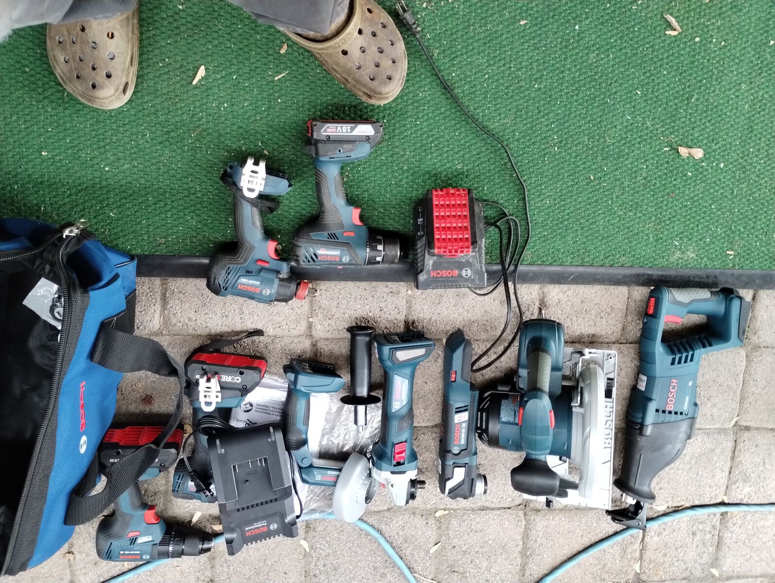 BOSCH  KIT  I HAVE  NEW SET RETIAL 540$ AND USED SET DRILL/ IMPACT 1/2IN AND BIT IMPACT  249$