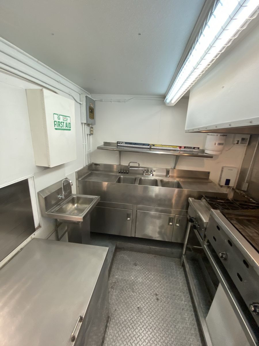Main image 7