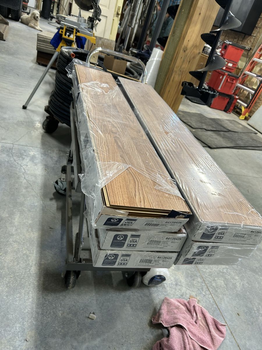 6 full boxes of laminate