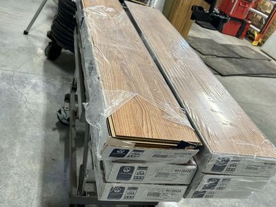 6 full boxes of laminate