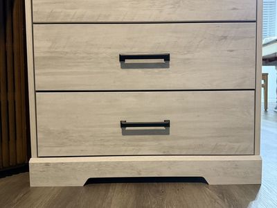 3 Drawer Nightstand (NEW)