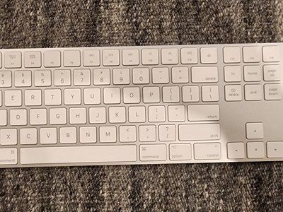 Apple Magic Keyboard with Numeric Keypad - white (A1843)