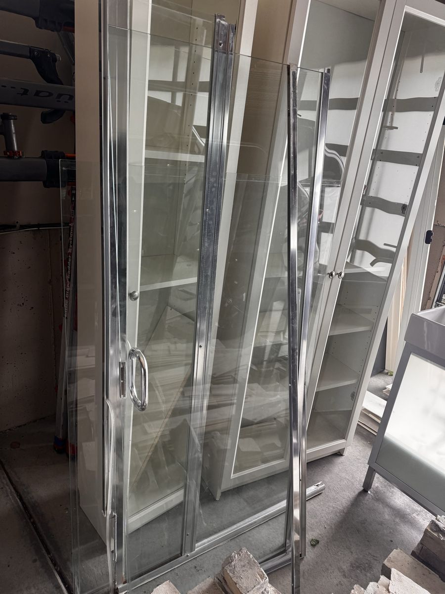 Glass shower door