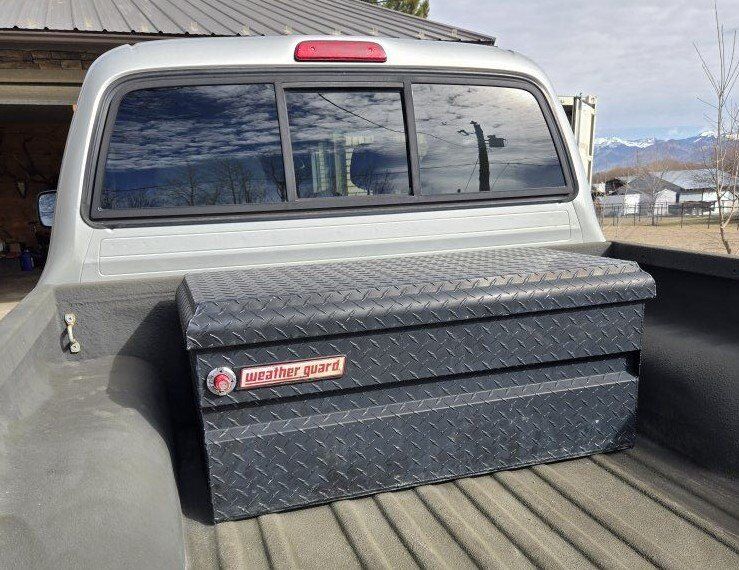 WEATHER GUARD TOOL BOX CHEST