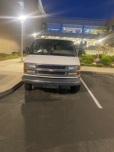 2001 Chevrolet Express G3500 LS