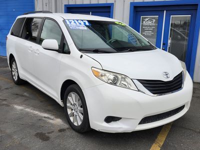 2011 TOYOTA SIENNA LE 7-Passenger