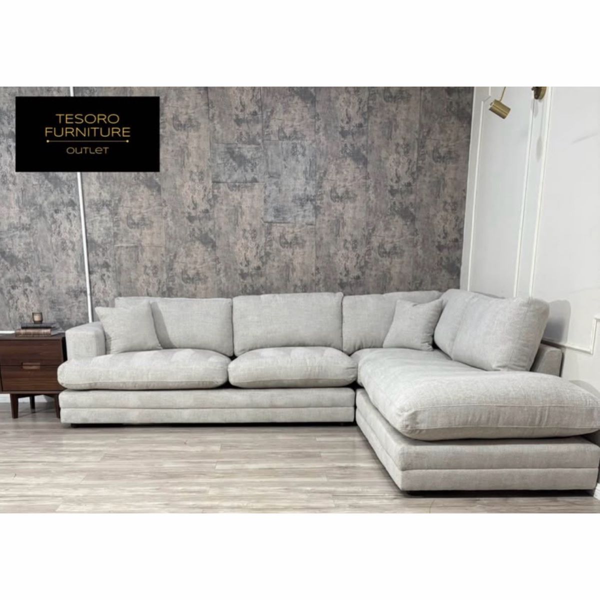 DERRY MODERN SECTIONAL WE OFFER DELIVERY