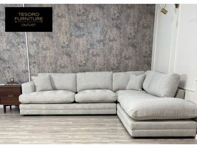 DERRY MODERN SECTIONAL WE OFFER DELIVERY
