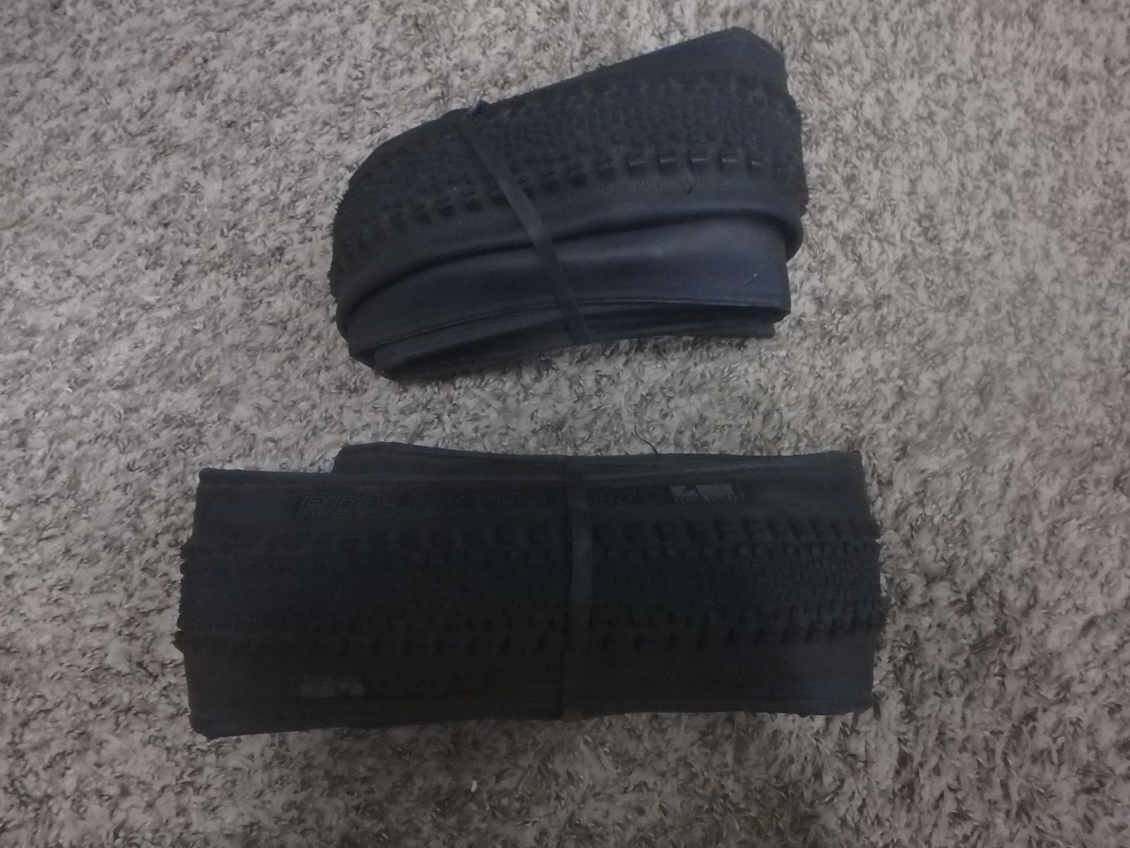 WTB Riddler 700 x 37c TCS Gravel Folding Bike Tires (2)