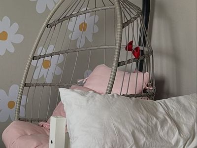 Egg chair with stand