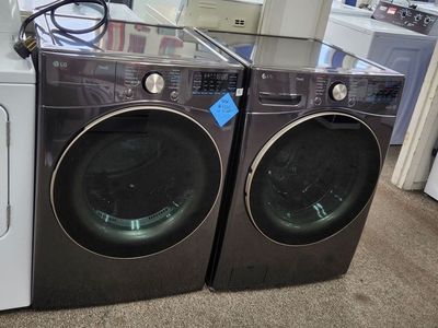 BEAUTIFUL BRAND NEW! LG FRONTLOAD WASHER AND ELECTRIC DRYER SET!