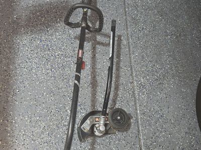 Free Weed Eater with Edger attachment (engine seized)