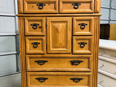 Pinewood Dresser