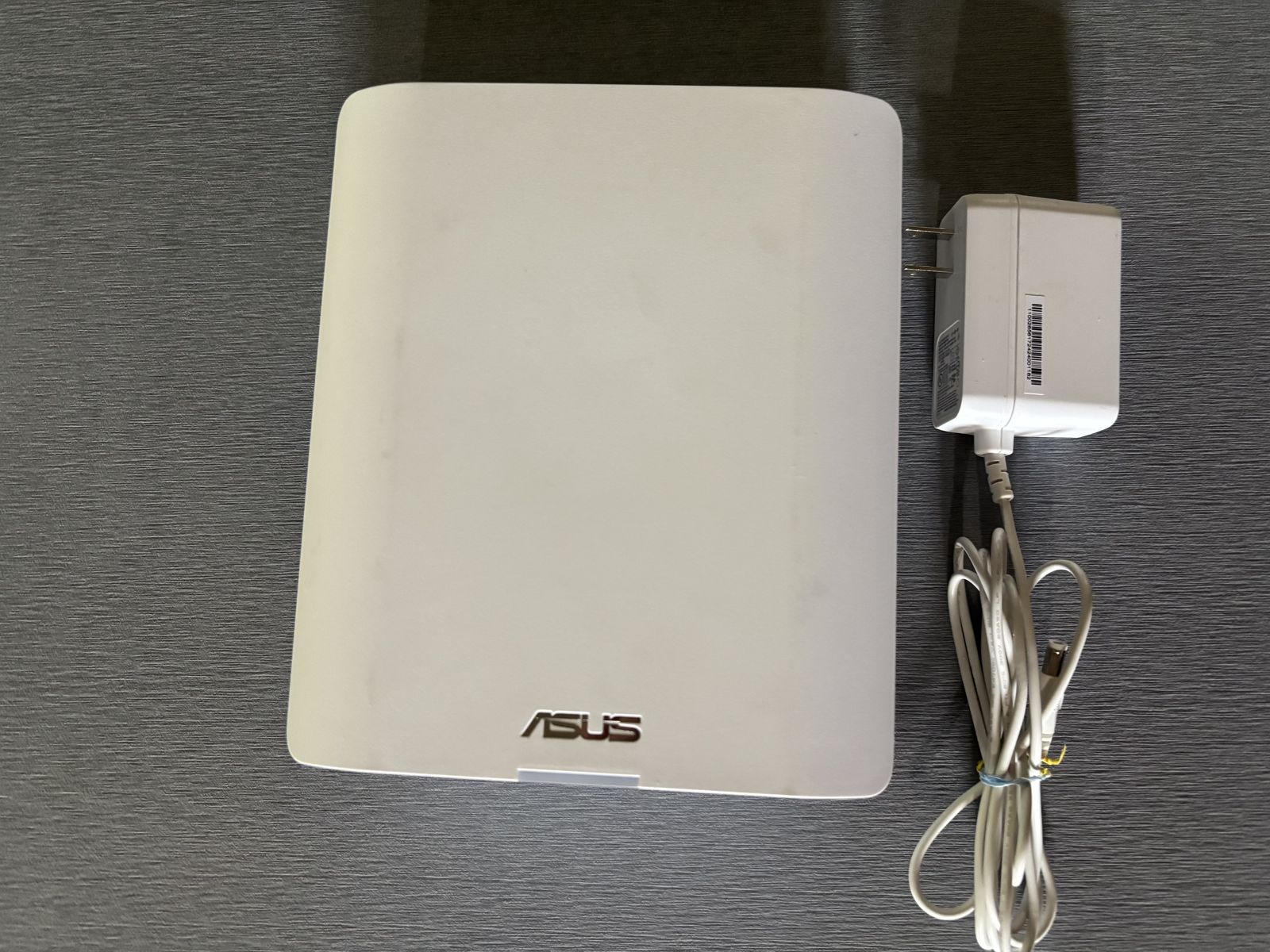 ASUS ZenWiFi 7 Tri Band router. BT10