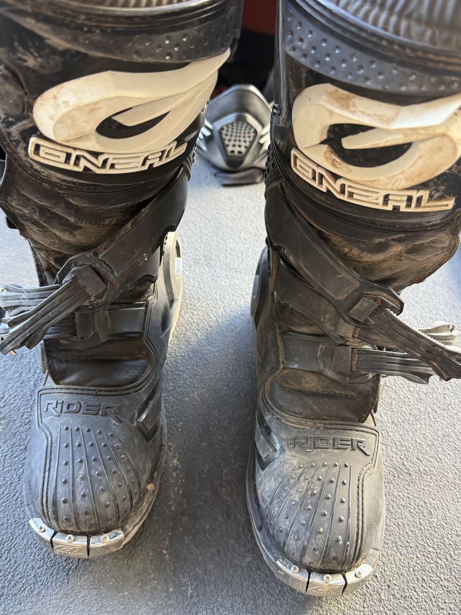 Motocross Gear O’Neil Rider Motocross Boots Ogio gear bag Thor helmet pants and Jersey