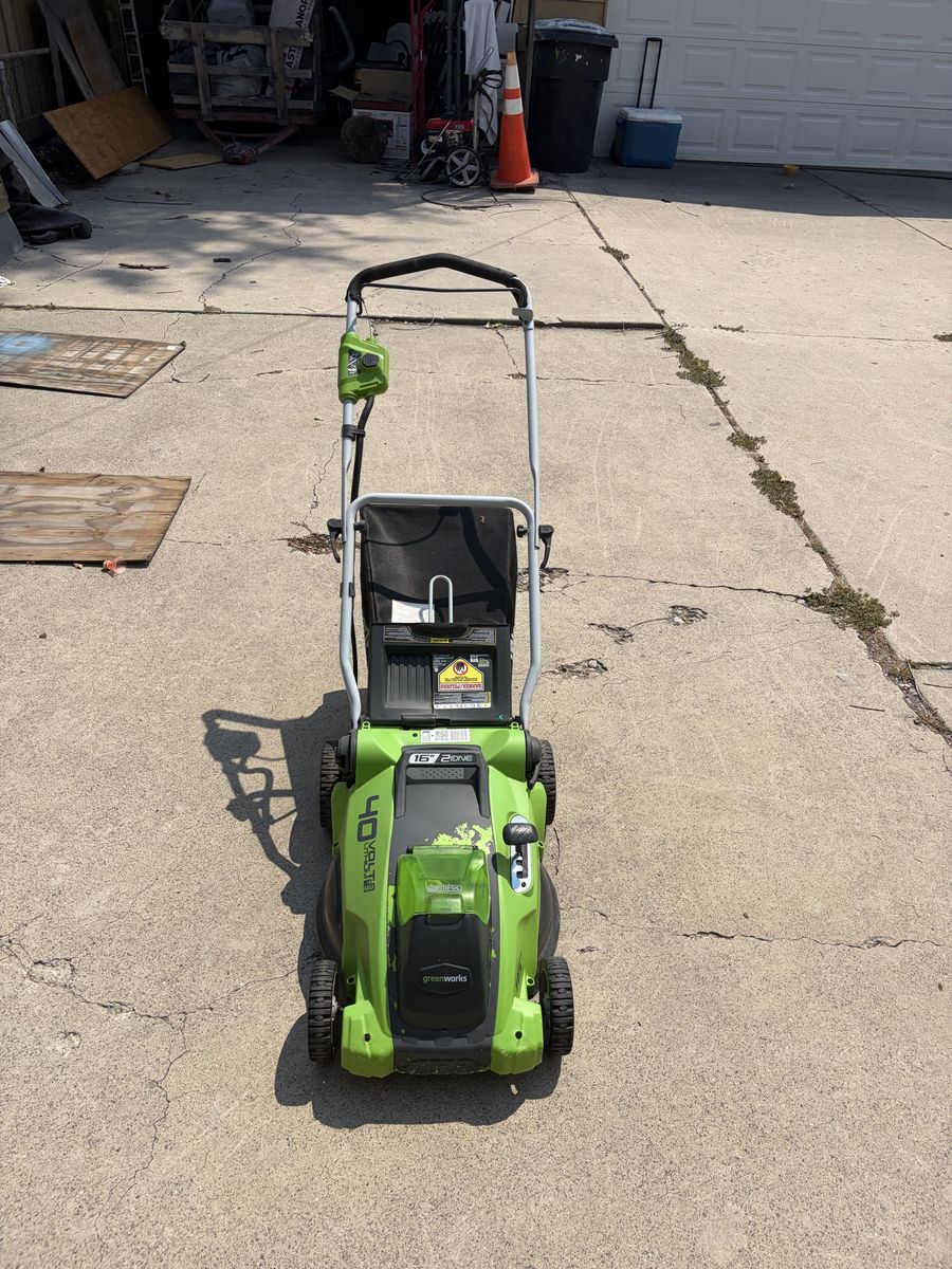 Greenworks 40V 16-Inch Cordless Lawn Mower with Grass Catcher Bag