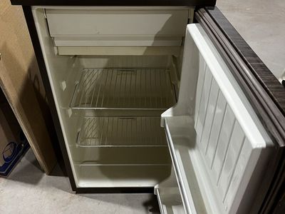 GE Compact Mini Refrigerator with Freezer Compartment 34.5" H x 18.75" W