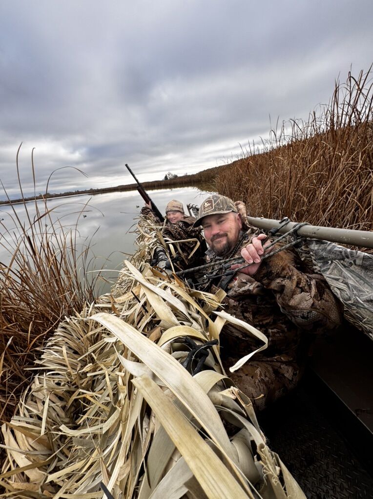 1860 Flat Bottom With EFI Surface Drive