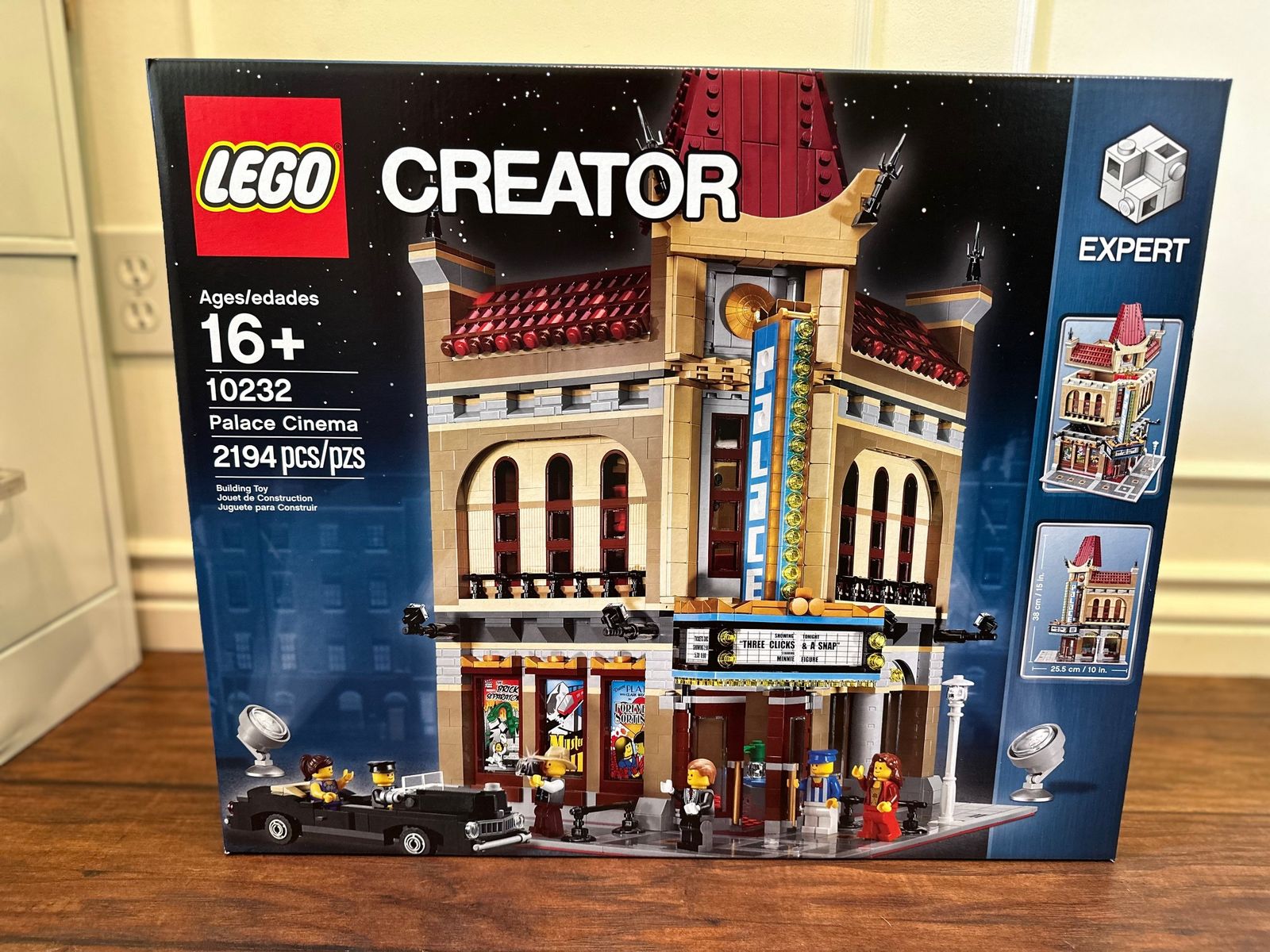 SEALED BRAND NEW LEGO Palace Cinema Modular Set (10232)RETIRED