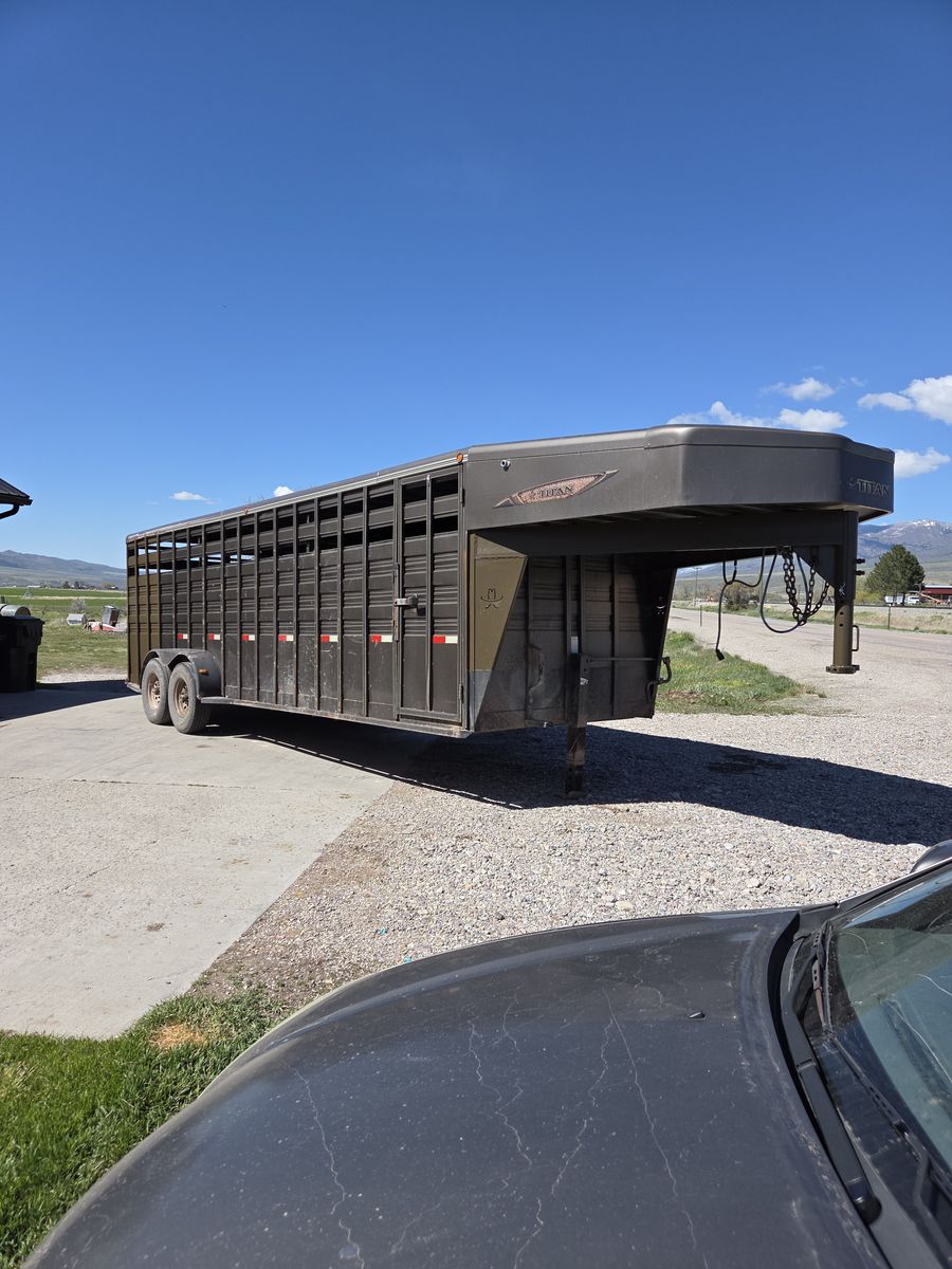 2015 Titan 24' stock trailer