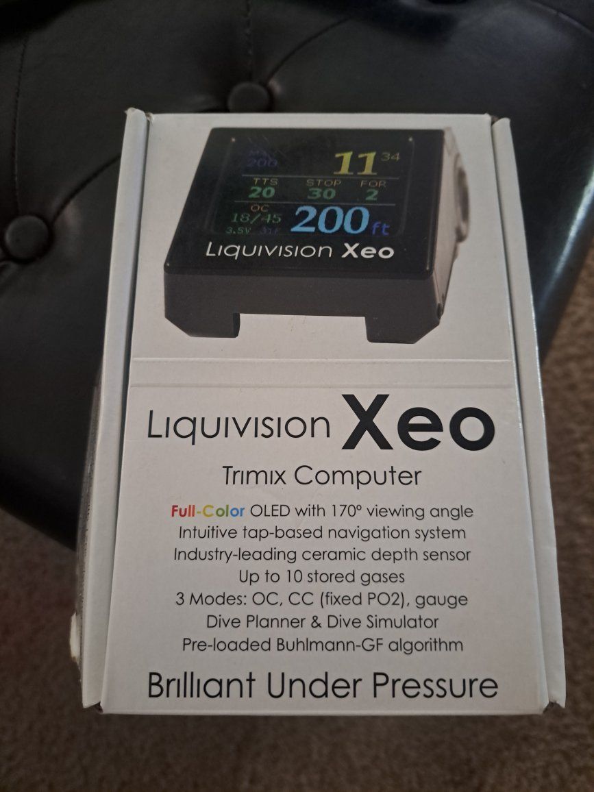 Liquivision Xeo Trimix Computer - Full-Color OLED, Tap-Based Navigation, Ceramic Depth Sensor