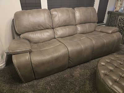 **Beautiful Reclining Leather Couches**