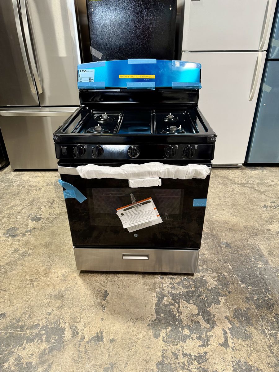 GE STAINLESS STEEL GAS RANGE