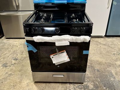 GE STAINLESS STEEL GAS RANGE