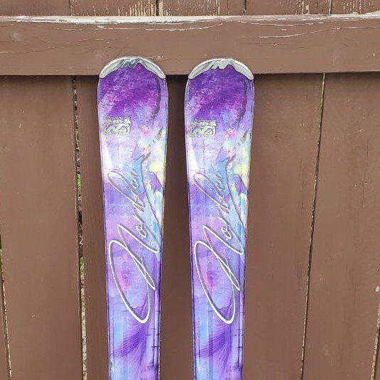 Womens/Girls Nordica 144 cm Downhill Skis Bindings