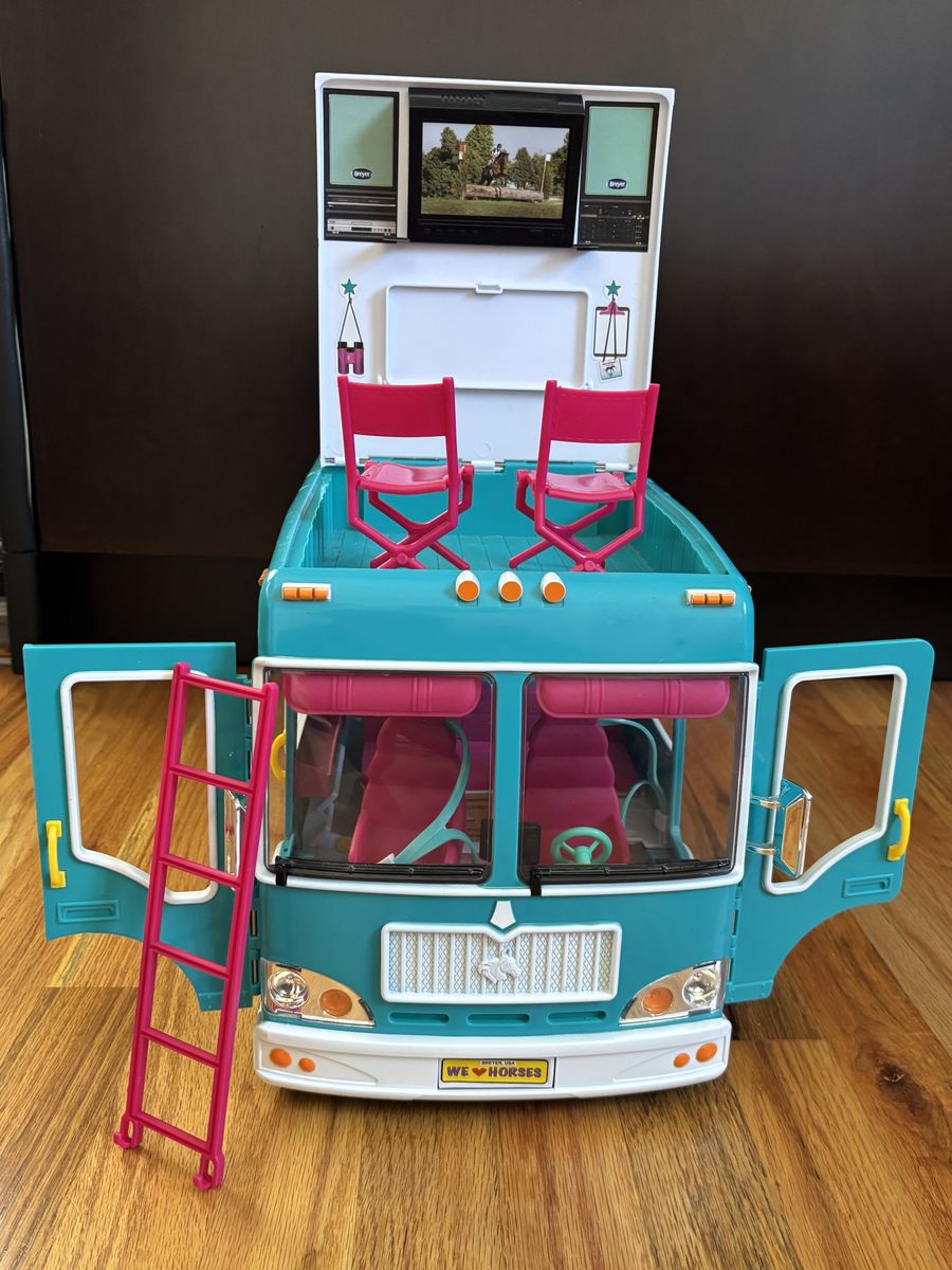 Breyer Classic RV Horse Trailer Cruiser