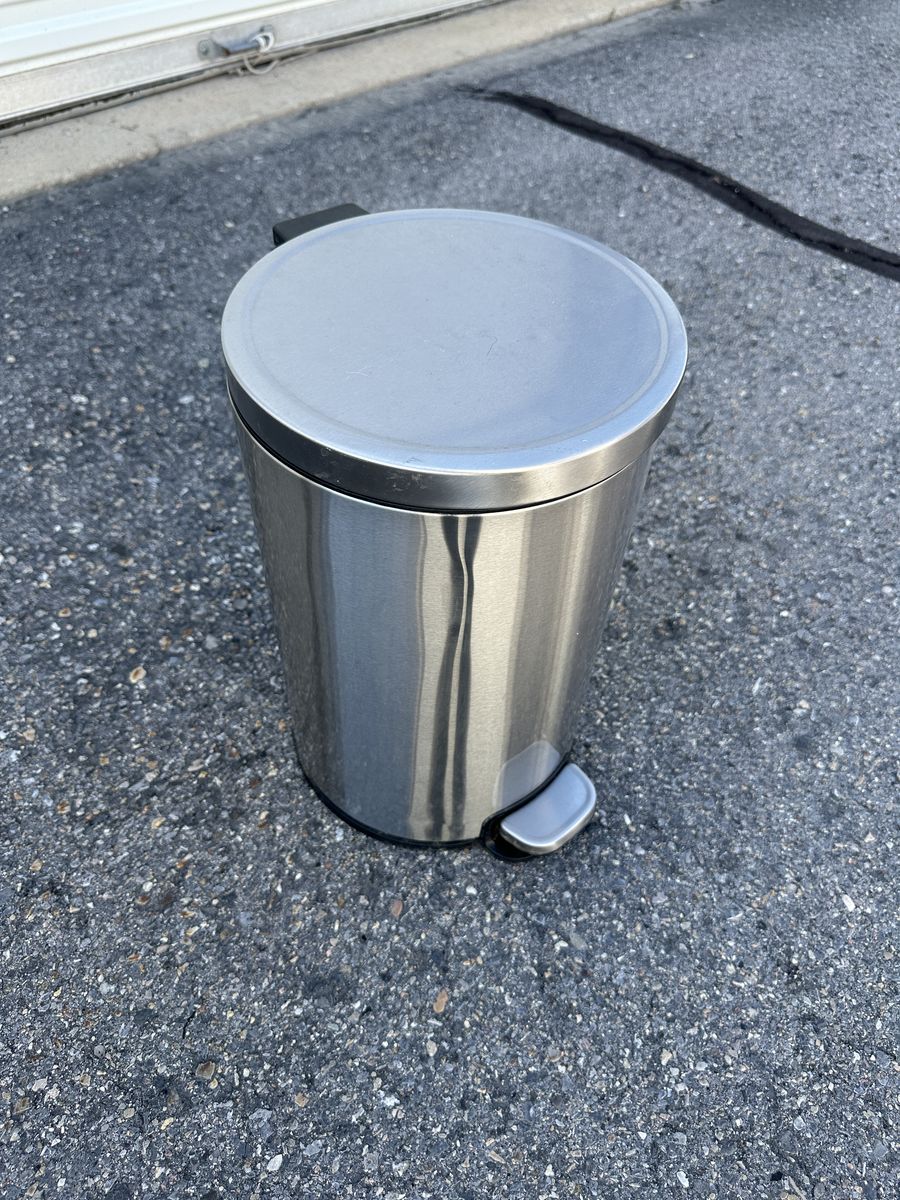 Trash Can - Stainless Steel - With Foot Pedal