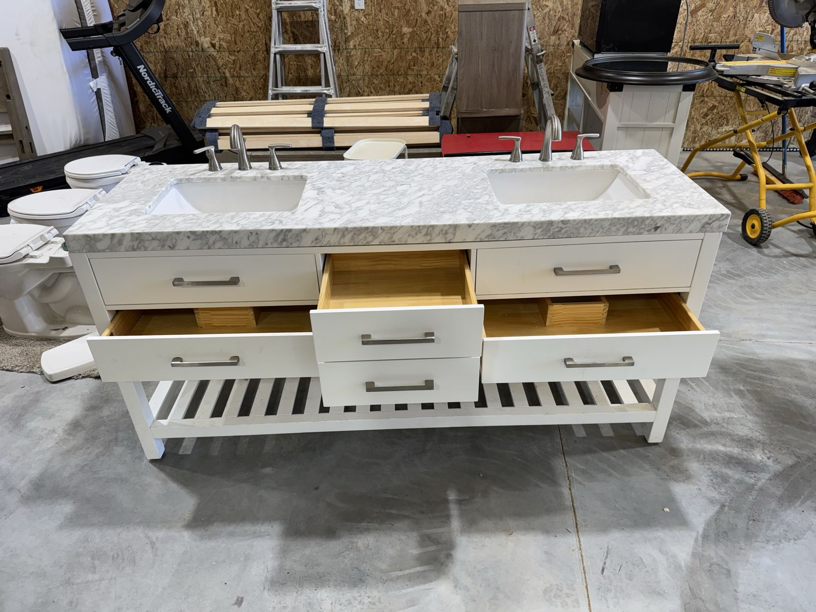 Double vanity