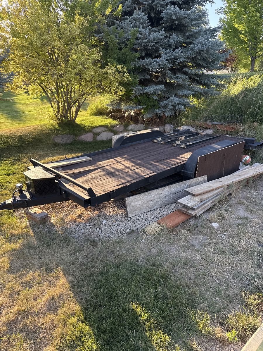 16 x 6.5 car hauler dual axle. Great trailer.