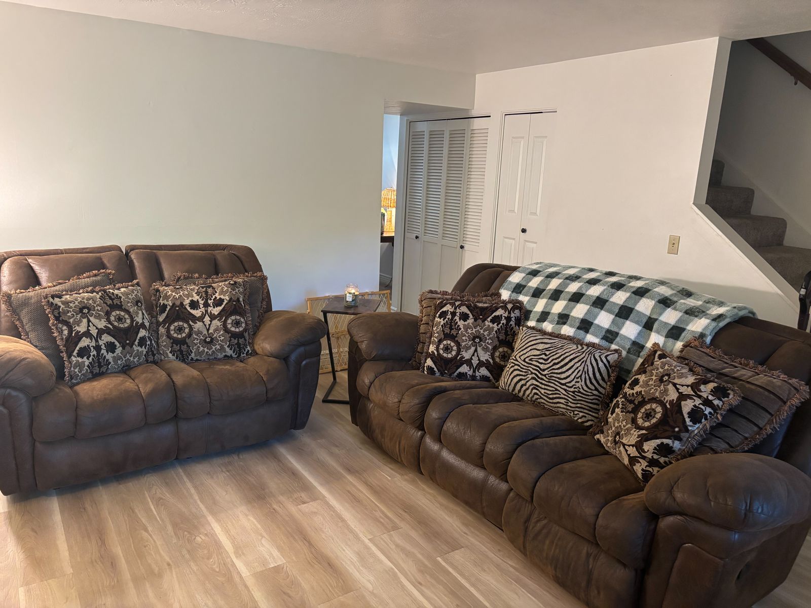 Beautiful Couches. CAN DELIVER.