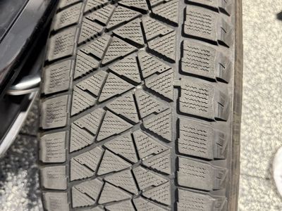 BLIZZAK 235/55R20 Winter Tire - Excellent Tread, Ready for Snow