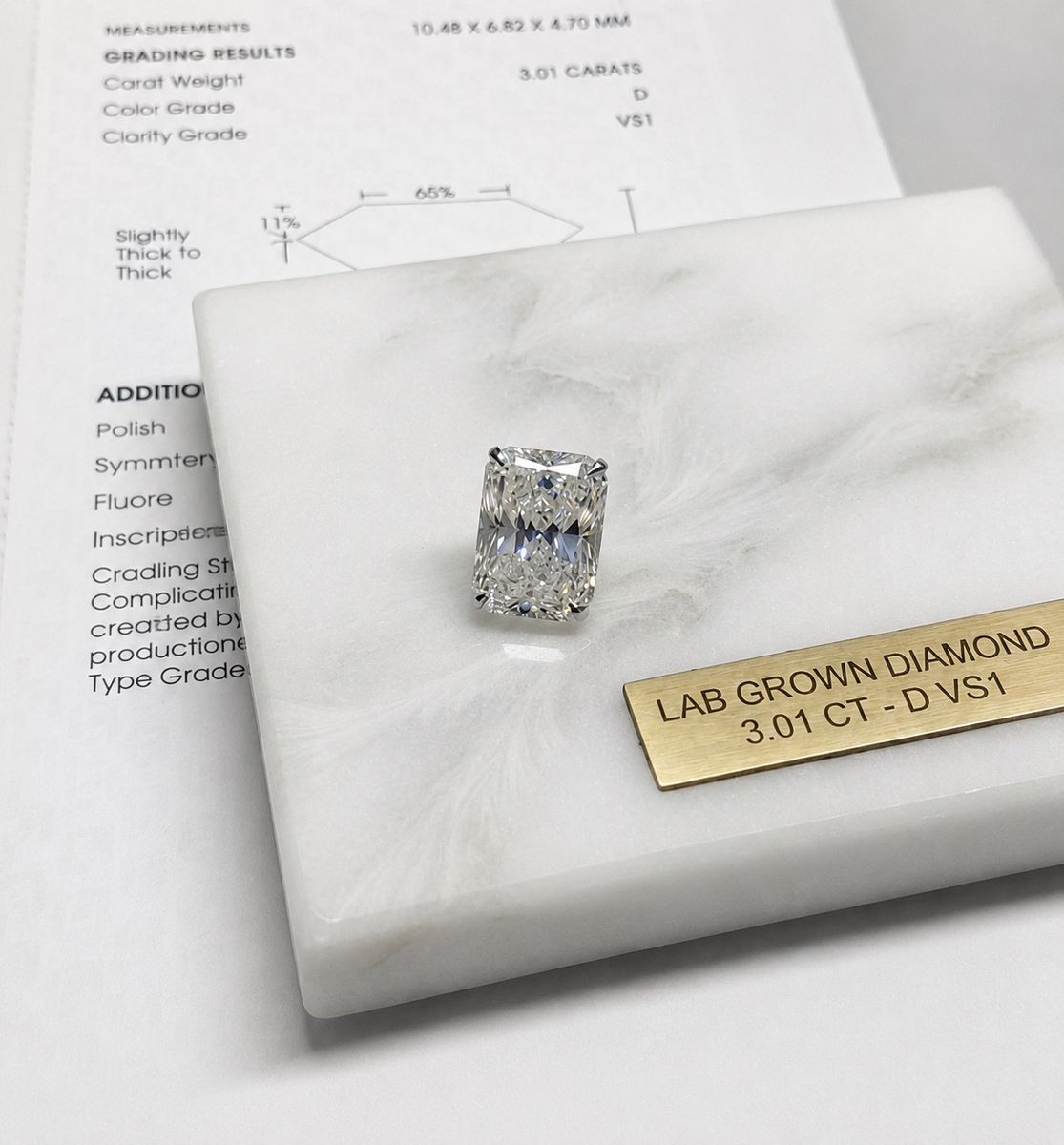 3.01 ct Radiant cut diamond IGI certified
