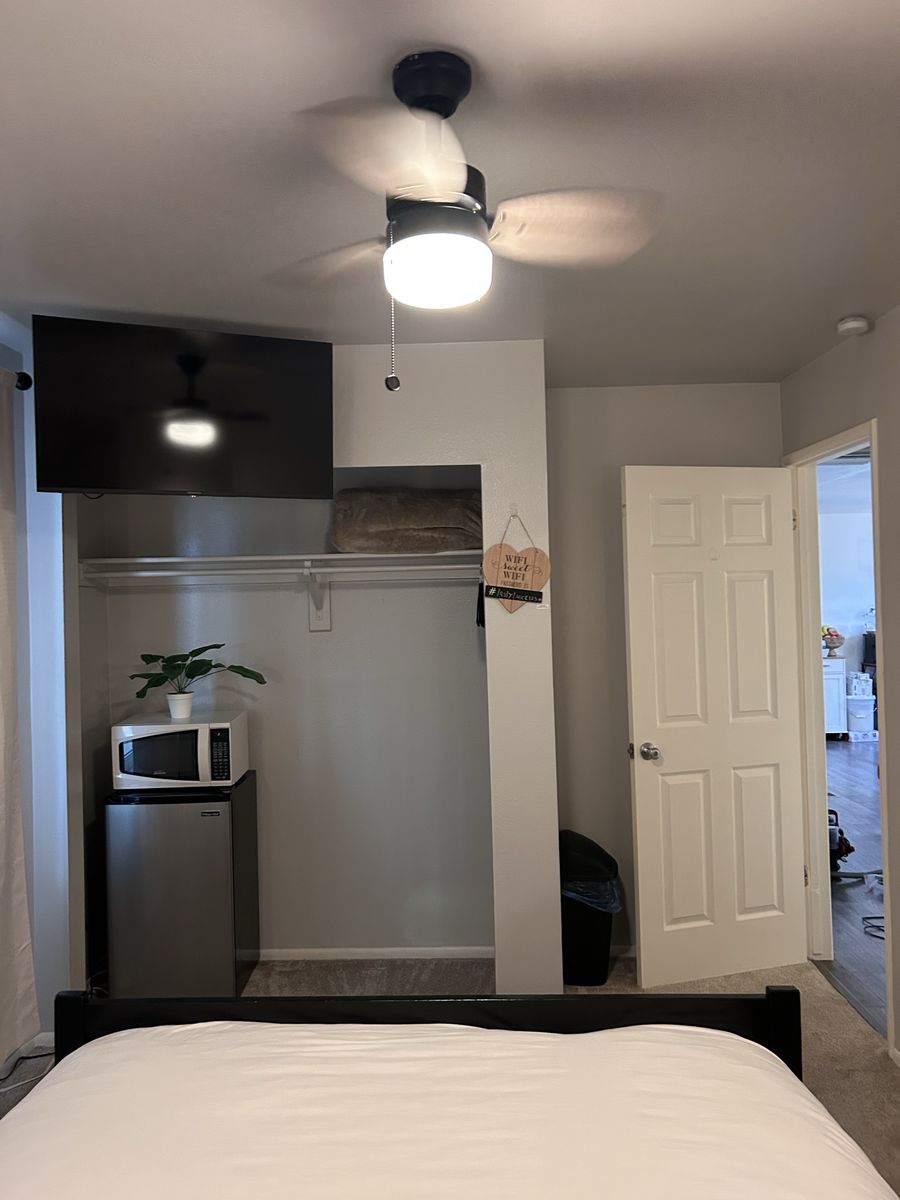 Main image 3