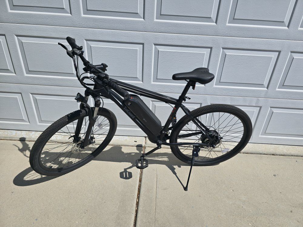 TotGuard Electric Mountain Bike, Black, CST All Terrain Tires, Hardtail, Excellent Condition