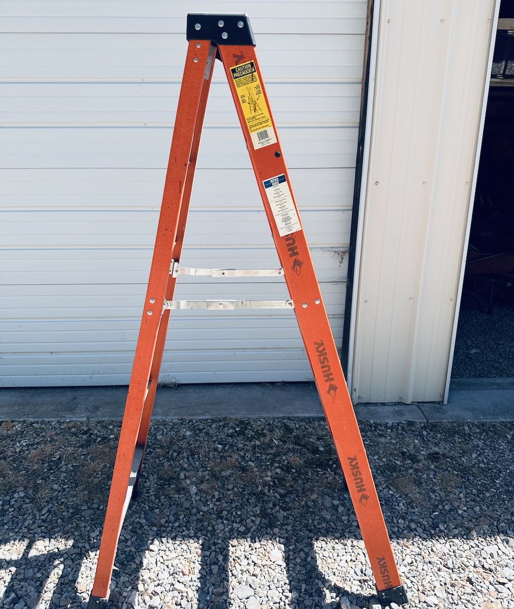 Husky 6 ft. Fiberglass Step Ladder - Orange/Silver, Type II 225 lbs Duty Rating